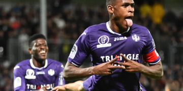 Transfer news: Arsenal and Tottenham leading race for £30m-rated Issa Diop