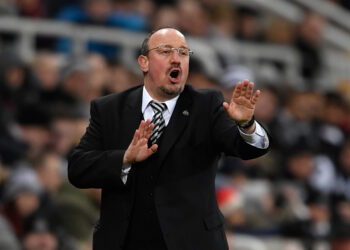 Newcastle boss Rafael Benitez prepared to park the bus against Manchester United