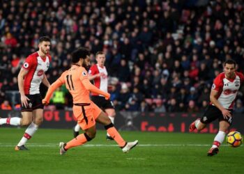 Southampton 0-2 Liverpool: Firmino and Salah pile more pressure on Mauricio Pellegrino as Saints slip towards relegation