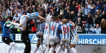 Premier League Round-up: Crystal Palace hold on for derby delight against Brighton and Huddersfield leave it late against Watford