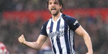 Manchester United 0-1 West Brom: Manchester City crowned champions thanks to miraculous Baggies win