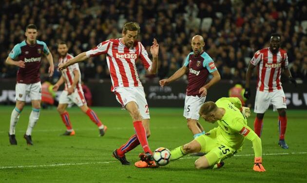 'That's why Southgate isn't taking him to the World Cup' – Fans tear into Joe Hart after howler against Stoke City
