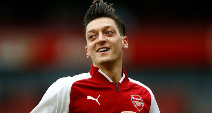 Curiosity confused the dog – Watch hilarious video where dog follows Mesut Ozil corner kick on the TV