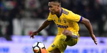 Chelsea could miss out on long-term target Alex Sandro as Paris Saint-Germain step up pursuit of Juventus star – Transfer report