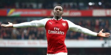 Arsenal 3-2 Southampton: Danny Welbeck double sees Gunners edge past Saints in thrilling game