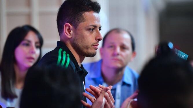 West Ham United news: Javier Hernandez sparks doubt over Hammers future and reacts to Manuel Pellegrini appointment