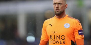 Huddersfield Town transfer news: Terriers sign Ben Hamer from Leicester City on three-year deal