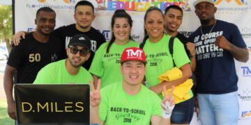 6TH ANNUAL BACK-2-SCHOOL GIVEAWAY CHARITY EVENT BREAKS A RECORD WITH OVER 1,000 IN ATTENDANCE! 🎒 📚